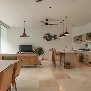 https://villa-eight-palms-seminyak-by-ini-vie-hospitality.hotelsseminyak.net